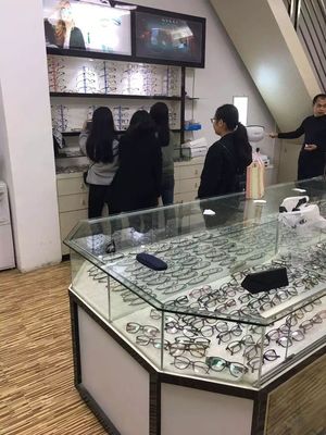 普寧網紅眼鏡店全城再掀熱潮，新店開業四折鉅惠引爆社交圈